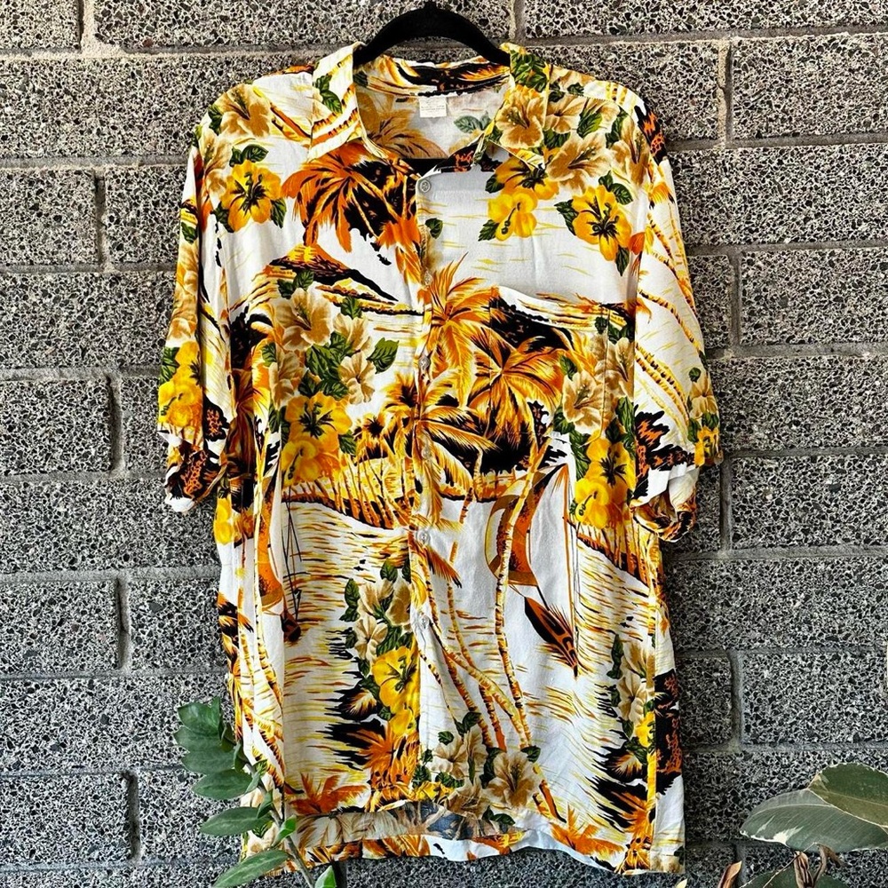 Authentic Vintage 1960s Men’s Single Stitch Hawaiian Shirt